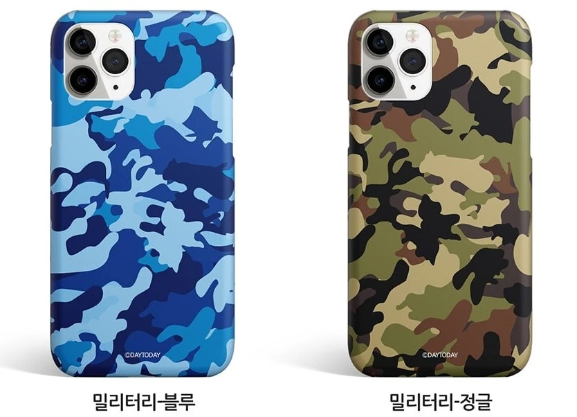 아이폰16E 케이스 밀리터리 두 제품의 후면을 나란히 보여 주는 모습